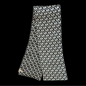 NWOT Michael Kors Black & White MK Signature Emblem Logo Knit Scarf